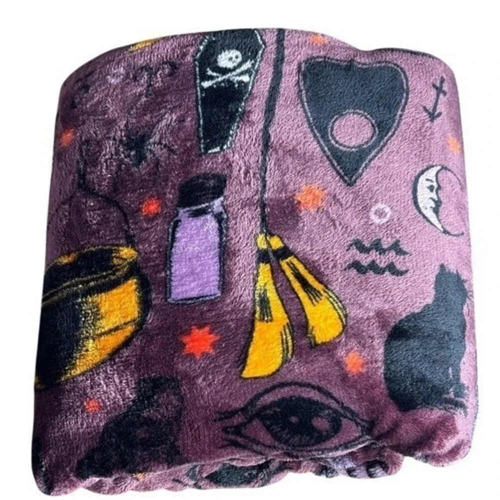 Disney Hocus Pocus Oversized Throw Blanket Spooky Witches Purple  5'x6' GIFT NEW